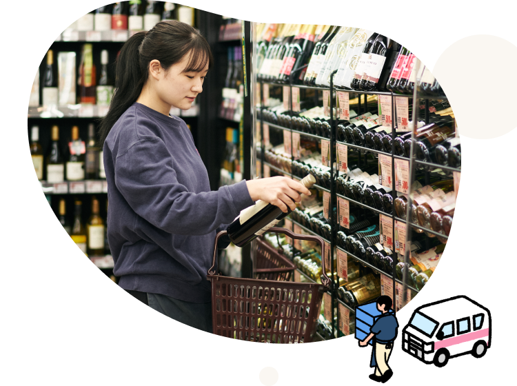 写真：お酒を選ぶ女性